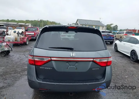 2013 Honda Odyssey Touring/Touring Elite z USA, uszkodzony, nr VIN 5FNRL5H9XDB056100
